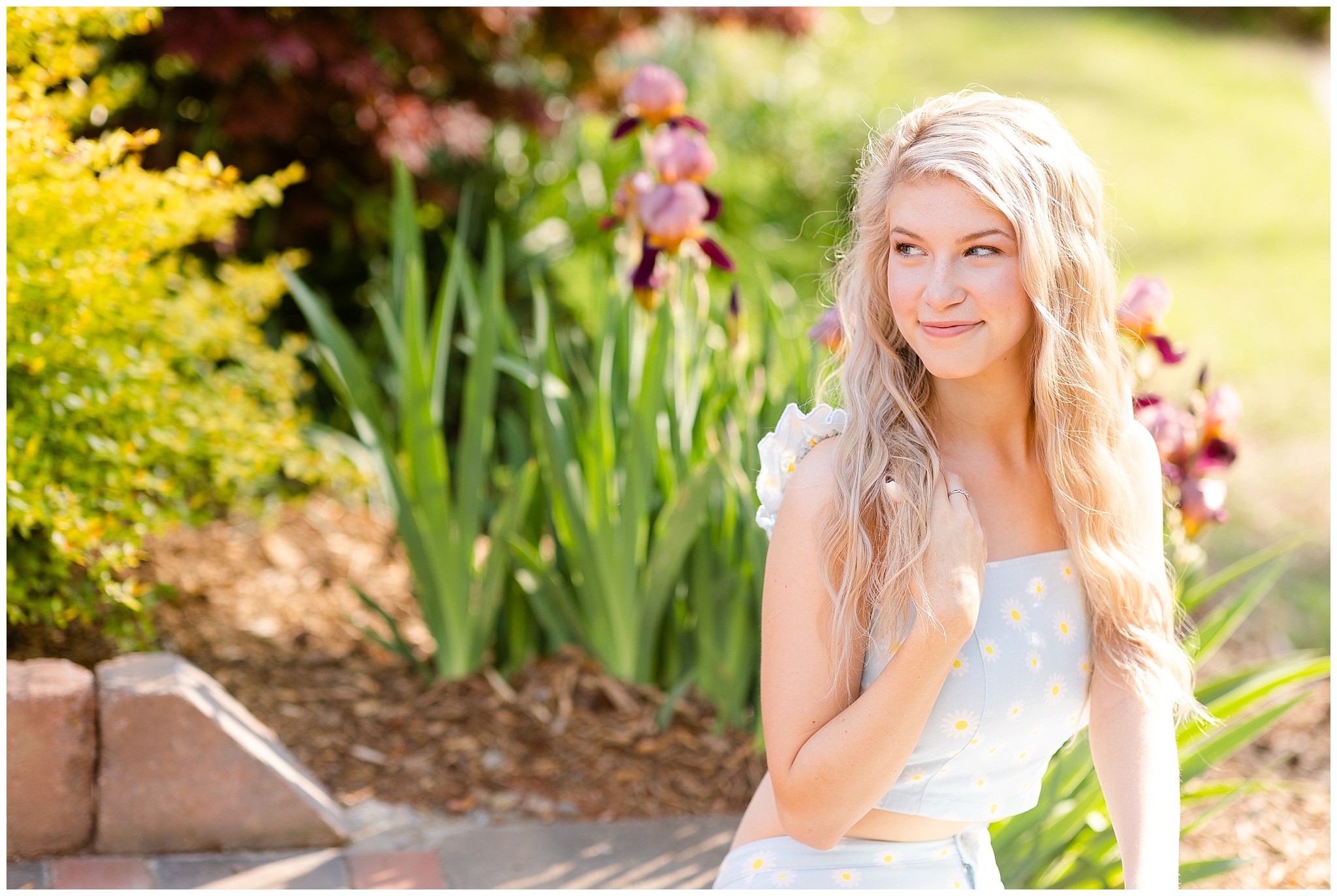 Senior session at the Wilson Botanical Gardens with Casey W. Childers Photography.